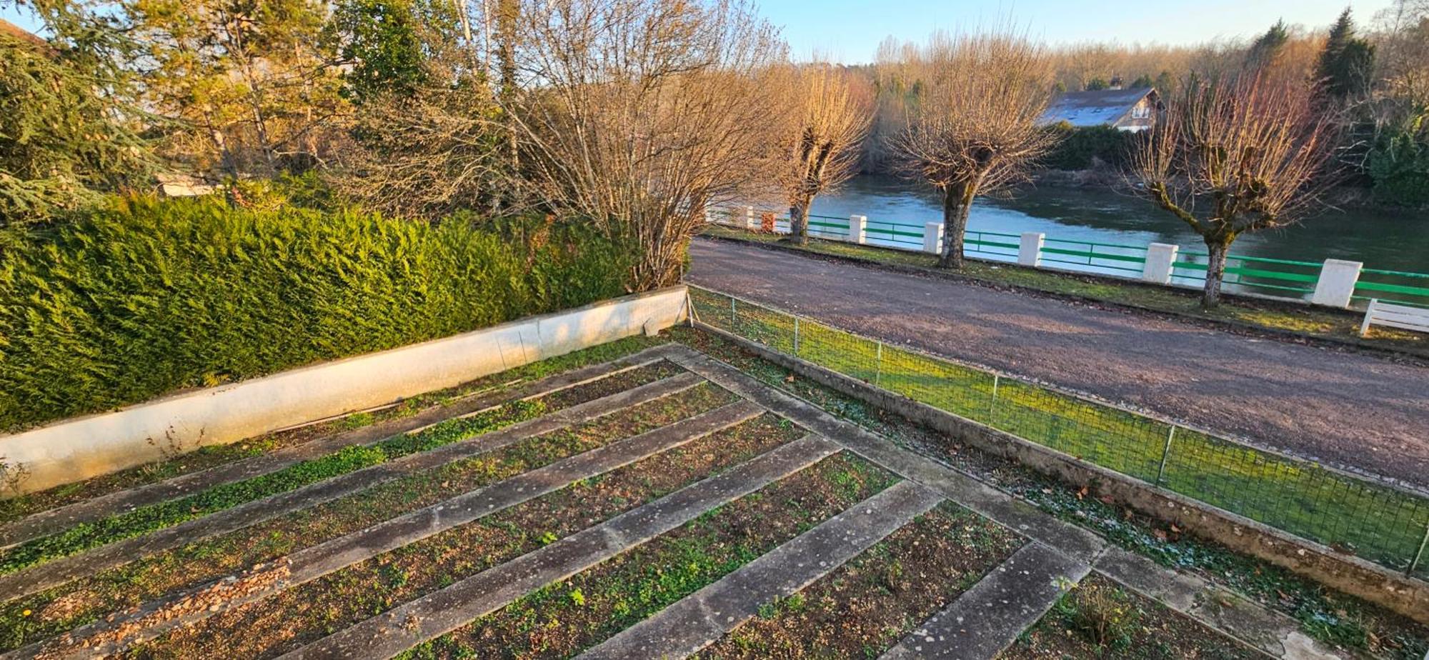 Pavillon Avec Jardin Clos Au Bord De L'Yonne Coulanges-sur-Yonne Экстерьер фото