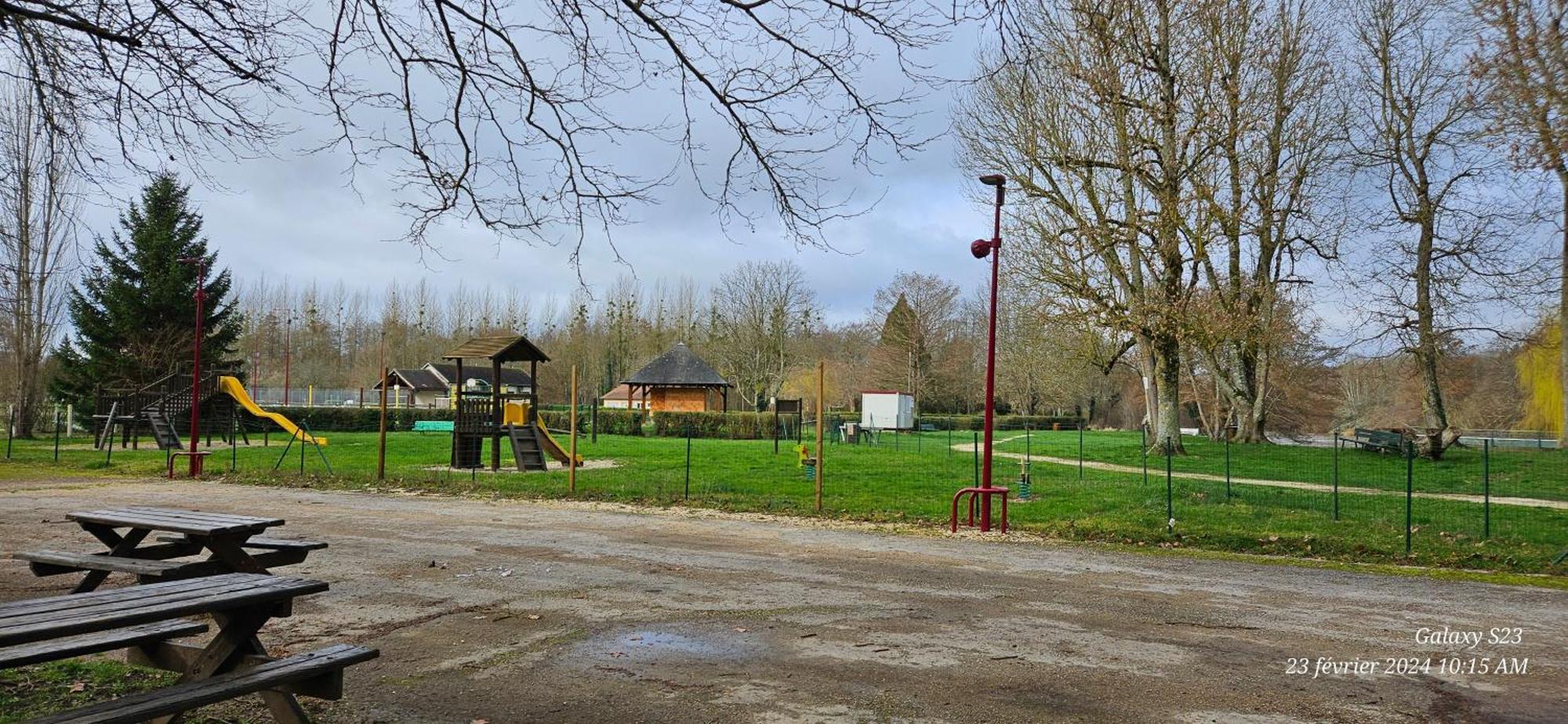 Pavillon Avec Jardin Clos Au Bord De L'Yonne Coulanges-sur-Yonne Экстерьер фото
